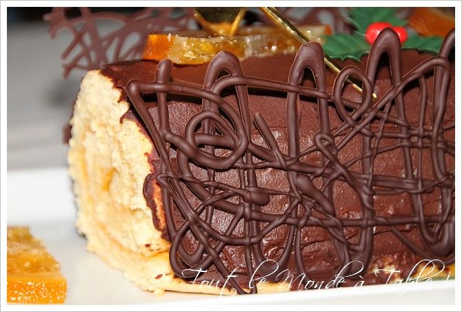 Bûche de Noël à l'orange , Grand Marnier et ganache chocolat noir - Tout le  monde à table !