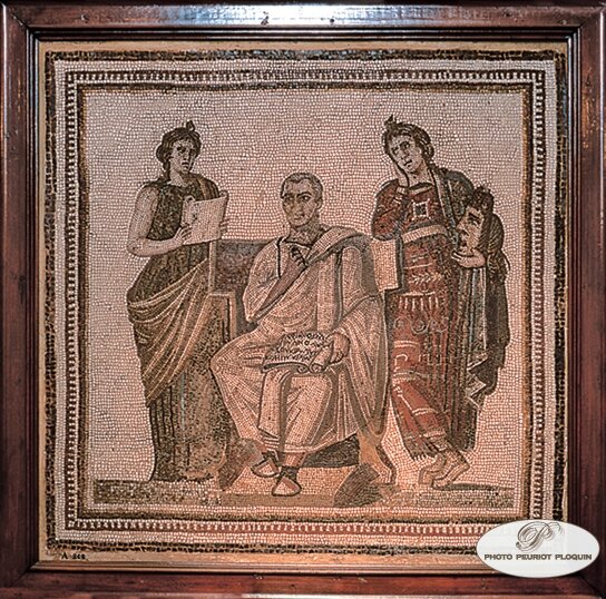 TUNIS_musee_du_BARDO_salle_de_Virgile_mosaique_de_Sousse_datee_du_IIe_siecle_representant_le_poete_Virgile