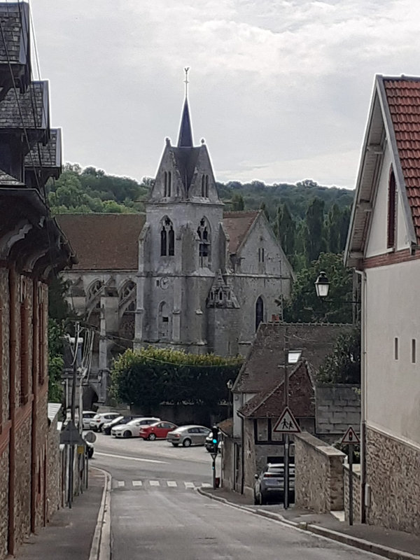CRECY LA CHAPELLE 09