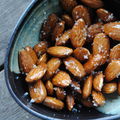 Glace de noix de cajou, croquant érable-amandes & canneberges