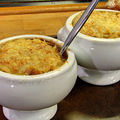 Trempée comme une soupe, oui, mais... gratinée, et à l'oignon !