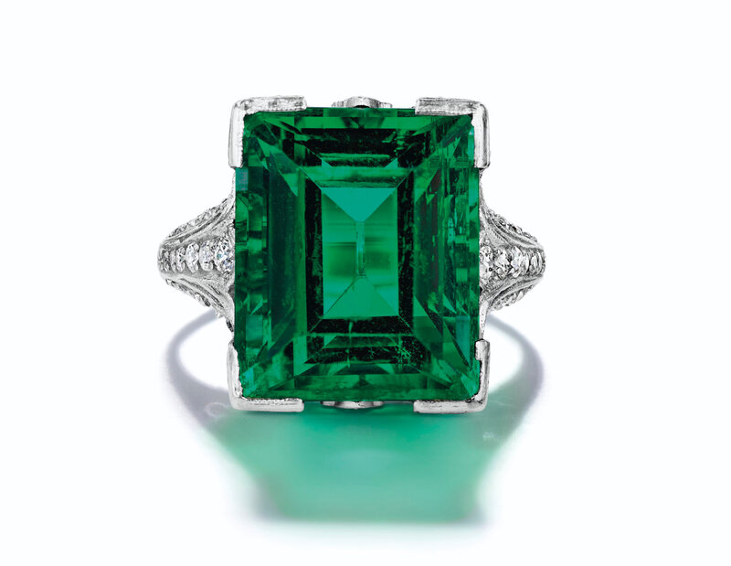2019_NYR_17465_0451_002(the_dupont_emerald_an_important_belle_epoque_emerald_and_diamond_ring)