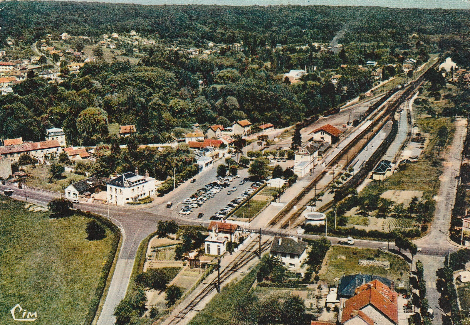 Gares vues du ciel SaintRémylèsChevreuse (Yvelines). gares et trains