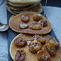 Pancake sans gluten aux bananes caramélisées