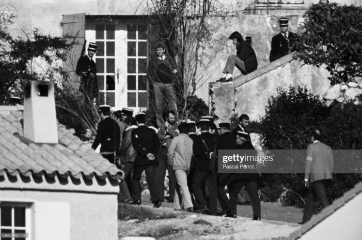 2021-04-12 22_51_29-Reenactment of the Auriol Massacre Photo d'actualité - Getty Images - Opera