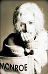 tv_2001_blonde_promo_01_1