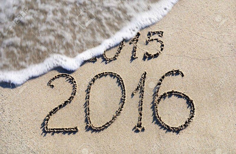 24917288-Feliz-A-o-Nuevo-2016-en-lugar-de-2015-el-concepto-de-la-playa-del-mar-Foto-de-archivo