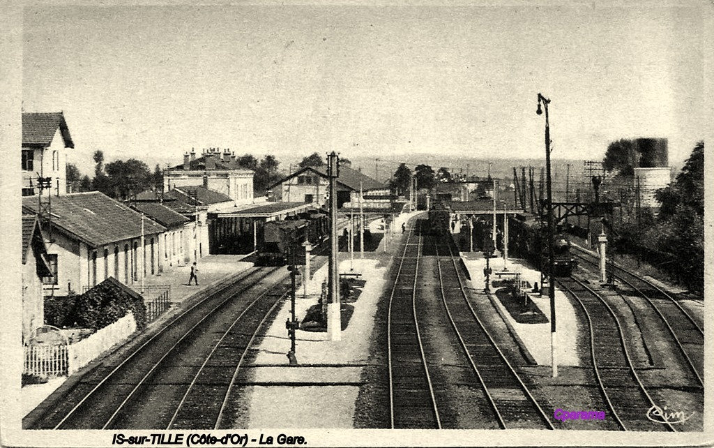 Gares vues du ciel IssurTille (côte d'Or). gares et trains