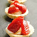 Minis tartelettes aux fraises et sirop de vanille