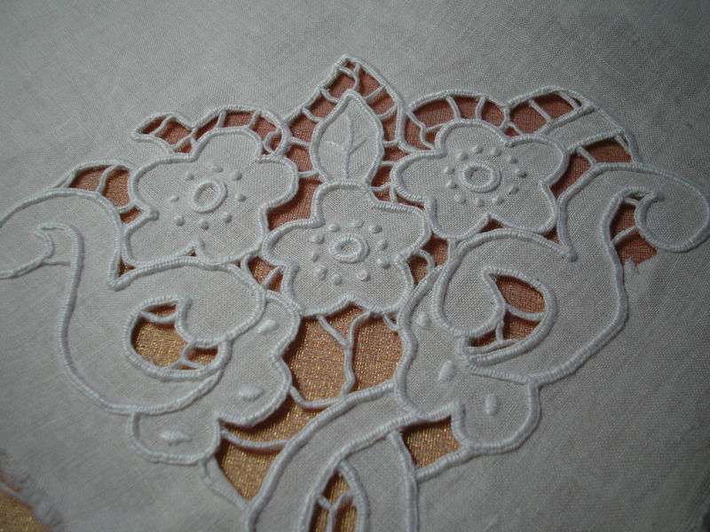 Mon encours "broderie RICHELIEU" le blog de fanou