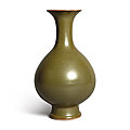 A teadust-glazed vase, 19th-20th century