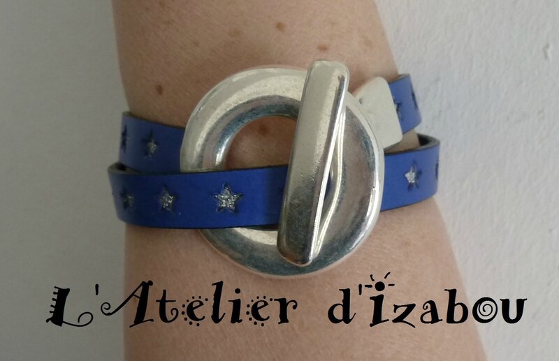 P1160886 Bracelet femme double tour cuir étoilé bleu roi et gros fermoir togge rond
