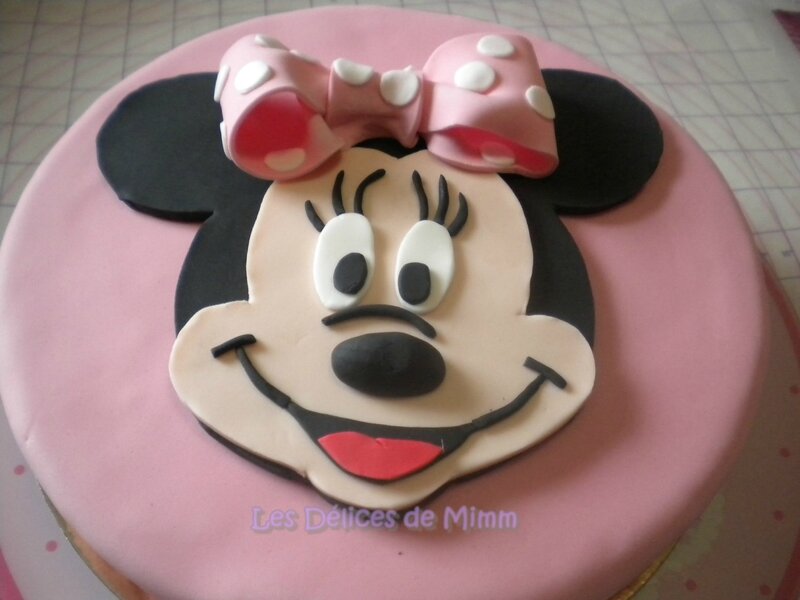Gâteau Minnie Mouse en pâte à sucre (tutoriel) 5