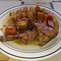 Tajine de lapin aux coings et aux carottes