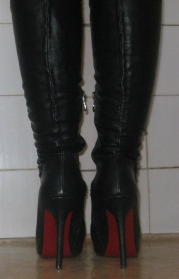 bottes cuissard louboutin bottes cuissard louboutin