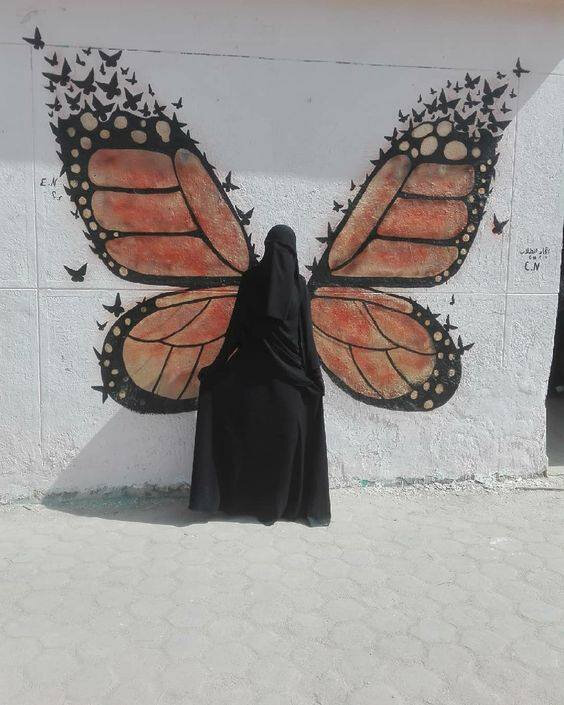 femme-musulmane-niqab-papillon