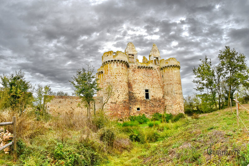 Premières Journées du patrimoine au château fort de l'Ebaupinay (2)