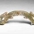 Dragon-shaped pendant ornament (pei), china, warring states period (approx. 480-221 bce)