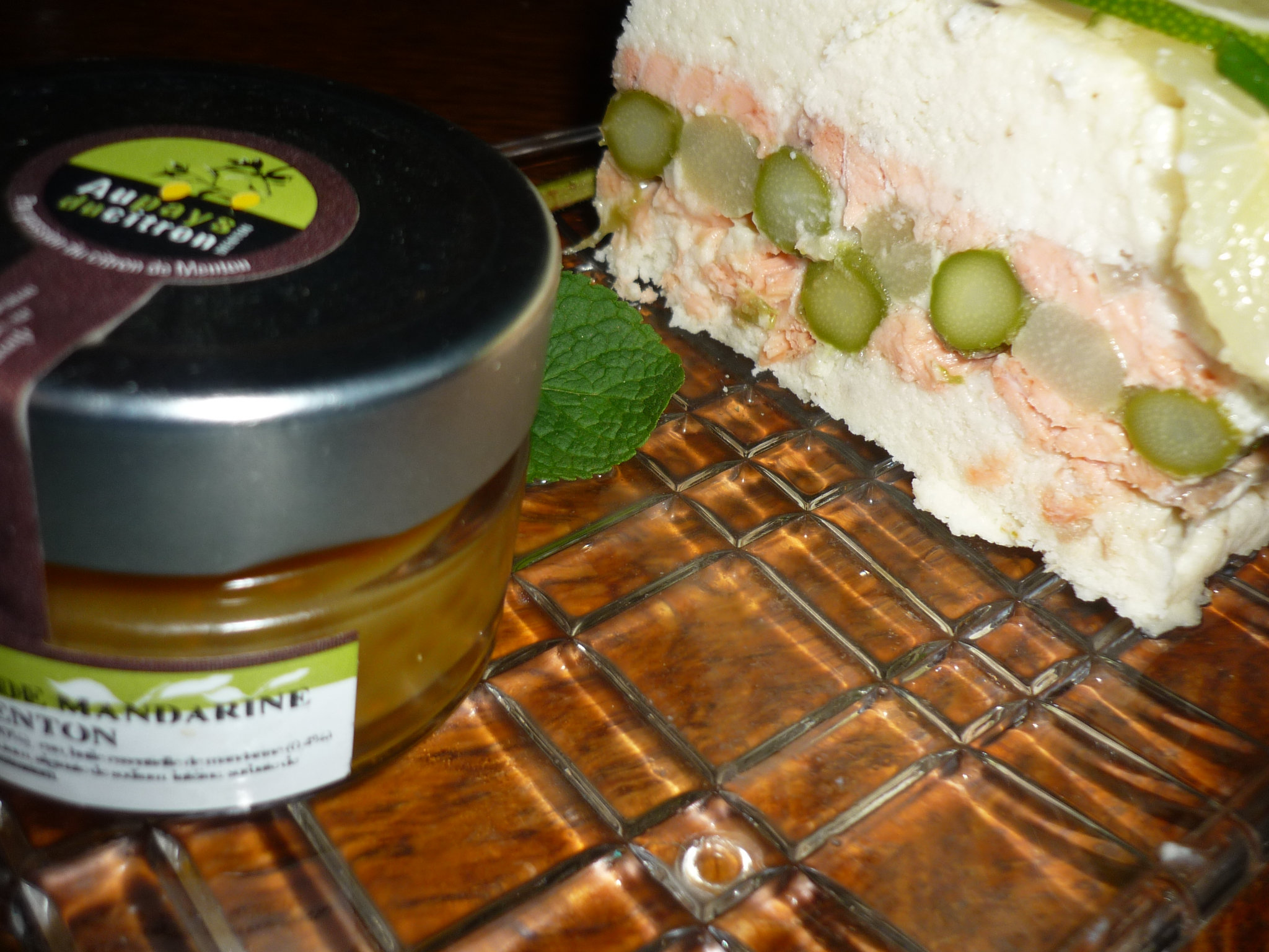 TERRINE DE CABILLAUD ET SAUMON AUX ASPERGES VERTES ET VIOLETTES SAUCE