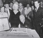 1960-05-12-on_set_LML-birthday_of_Wilfrid_Hyde_White-010-1c