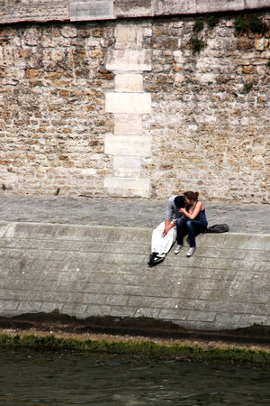 Amoureux_quai_de_seine_3176