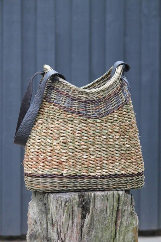 6d873c8eef08fcd4fe1776ed55429a58--basket-bag-boho-bags