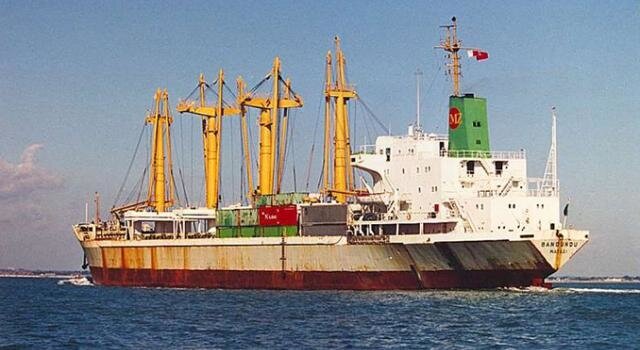 bateau_cargo_18_01214_640_350_1