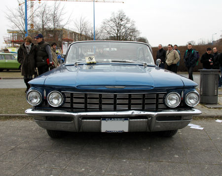 Oldsmobile_88_super_sceni_coupe_hardtop_de_1960__23_me_Salon_Champenois_du_v_hicule_de_collection__02