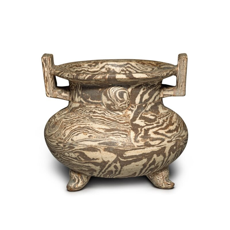 A marbled pottery tripod censer, Song-Yuan dynasty (960-1368)