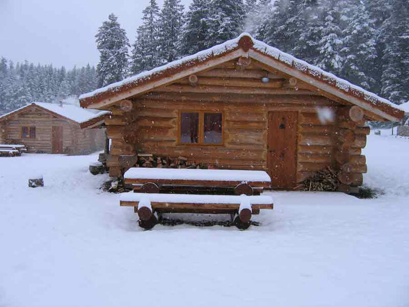 chalet-sous-la-neige