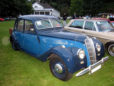 Bmw_335_limousine_de_1939_01