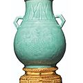 Vase en porcelaine de chine, céladon à monture de bronze doré du premier tiers du xixe siècle