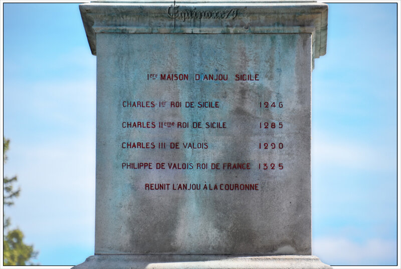 Liste des comtes et ducs d'Anjou monument René d'Anjou - Angers