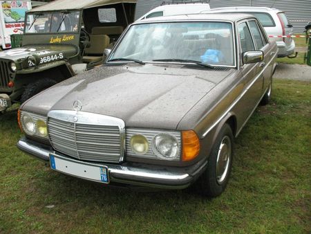 Mercedes200W123av