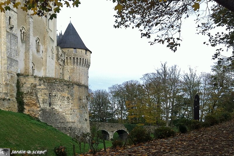 Tour de la Chaise et entrée du Château de Nogent-le-Rotrou