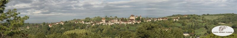 CUREMONTE_panorama_sur_le_village_et_ses_environs_depuis_l_Est