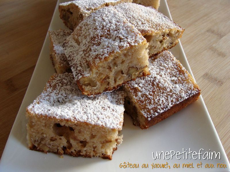 260 Gateau Au Yaourt Au Miel Et Aux Noix Une Petite Faim