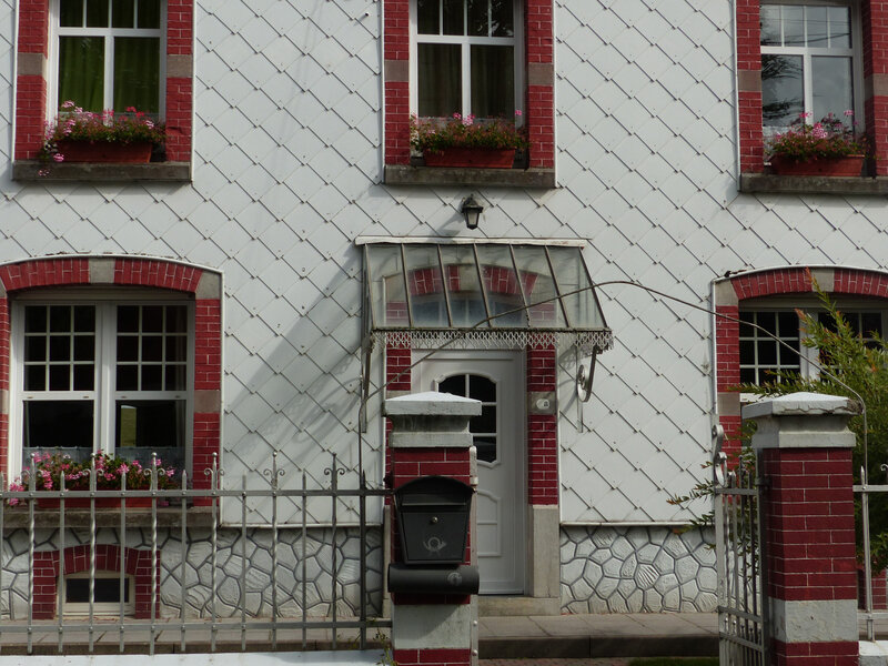 P1470898