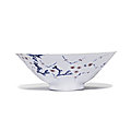 Kangxi period blue and white porcelain sold at sotheby's monochrome, london, 2 november 2022