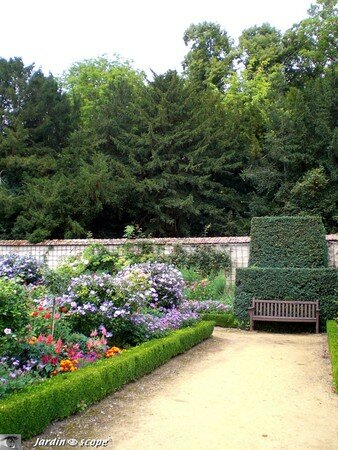 Jardin_du_chateau_de_Bouge