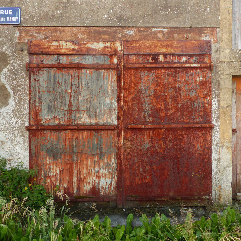 A PORTE FENETRE GRANDE GRILLES VASQUES FLEURS75