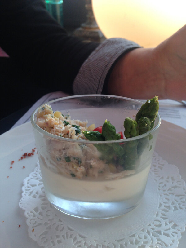 19 - Panacotta d'asperges blanches, chair de tourteaux et gambas roties
