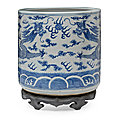 A blue and white porcelain 'dragon' scroll holder, China for Vietnam, 20th century