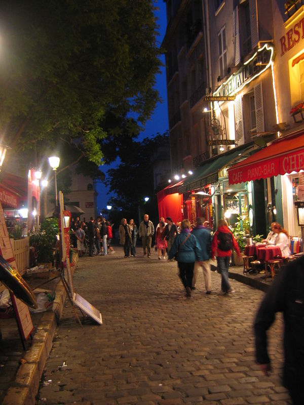 Montmartre La Place Du Tertre Soie Dit En Passant