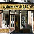 La chambre à hair paris 11° coiffeur hair devanture vitrine jeu de mot humour photo