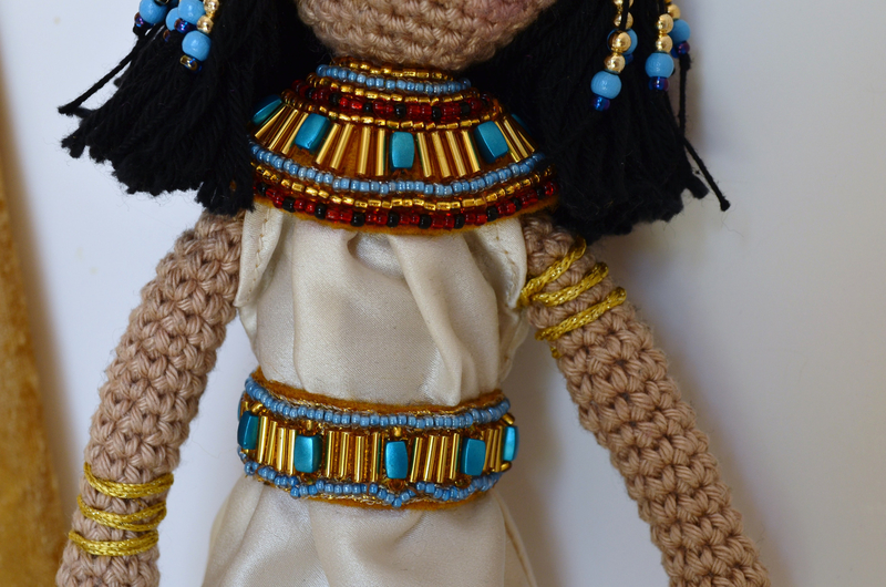 Cléopâtre-poupée au crochet -Mailles héroïne-La chouette bricole (5)