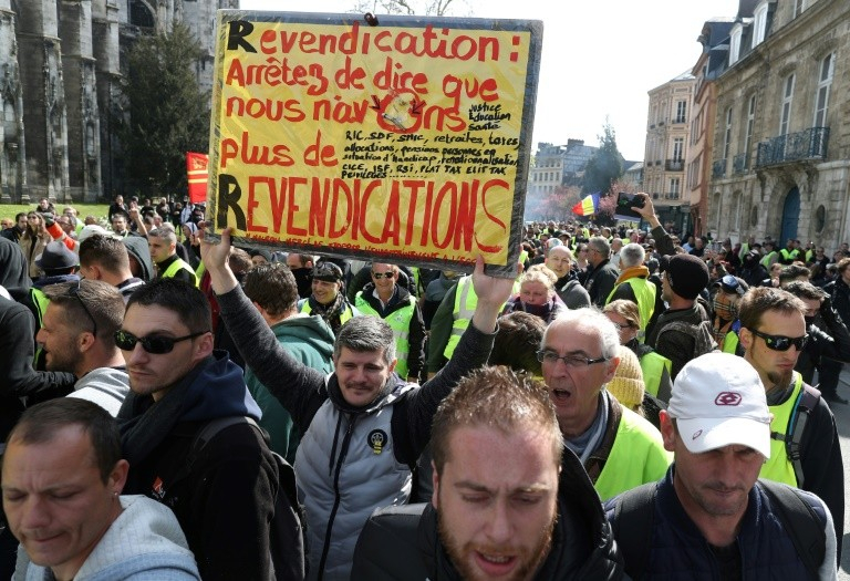 Photo-gilets-jaunes-à-Paris-le-6-avril-2019