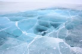 Résultat de recherche d'images pour "lac gelé"