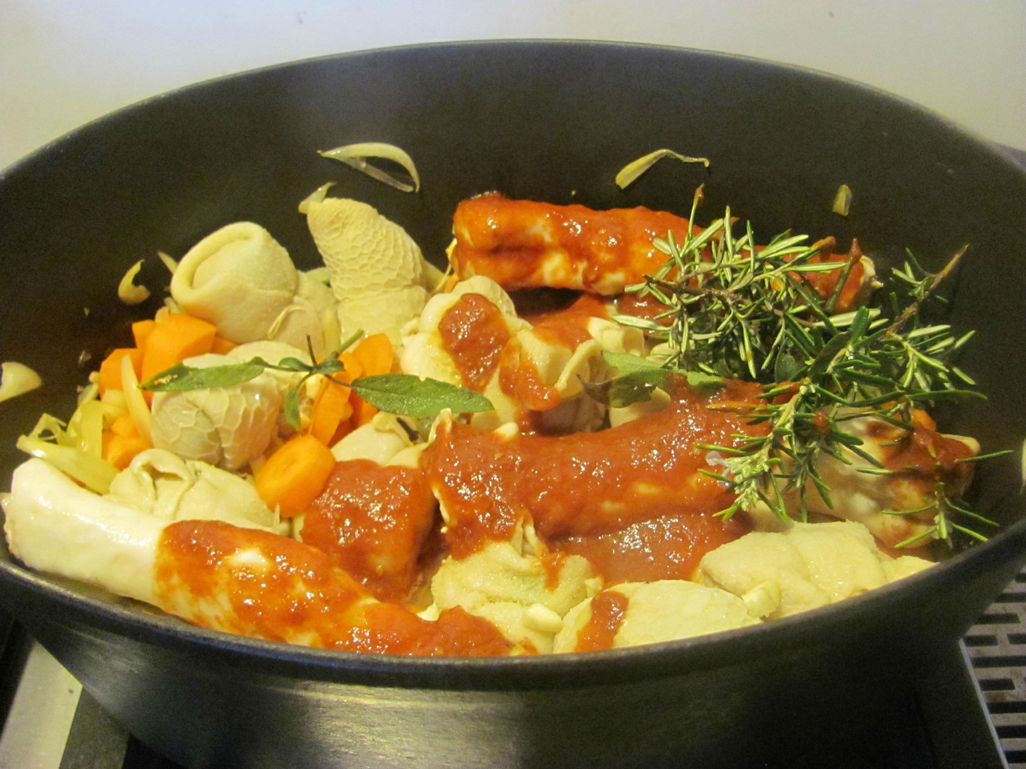 Pieds paquets à la Marseillaise carottes râpées et polenta aux graines et épices Recette de Pieds paquets à la Marseillaise carottes râpées et polenta aux graines et épices Recette de