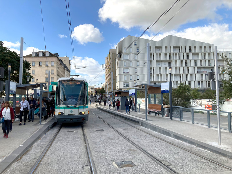 061022_T1saint-denis-rue-du-port3